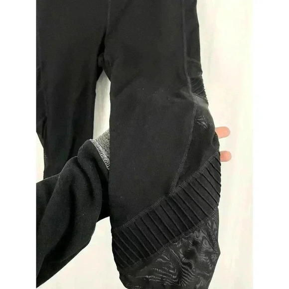 Athleta Black Leggings MEDIUM Mesh Women's Workout Activewear Low Rise Capri - Picture 4 of 13